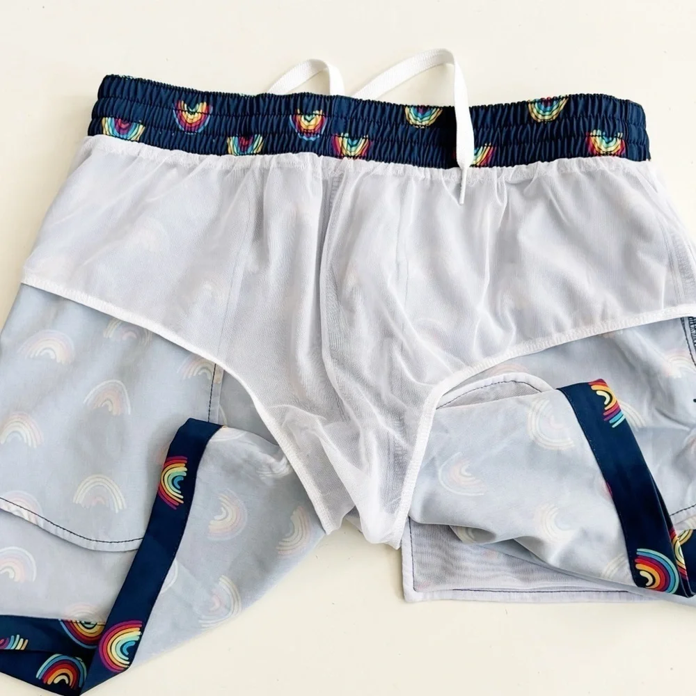 Chubbies Men’s 5.5” The Rainbow Roads Swim Trunk Size Small Blue NWOT